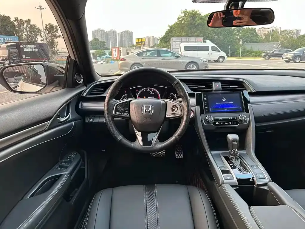 Honda Civic — фото 10