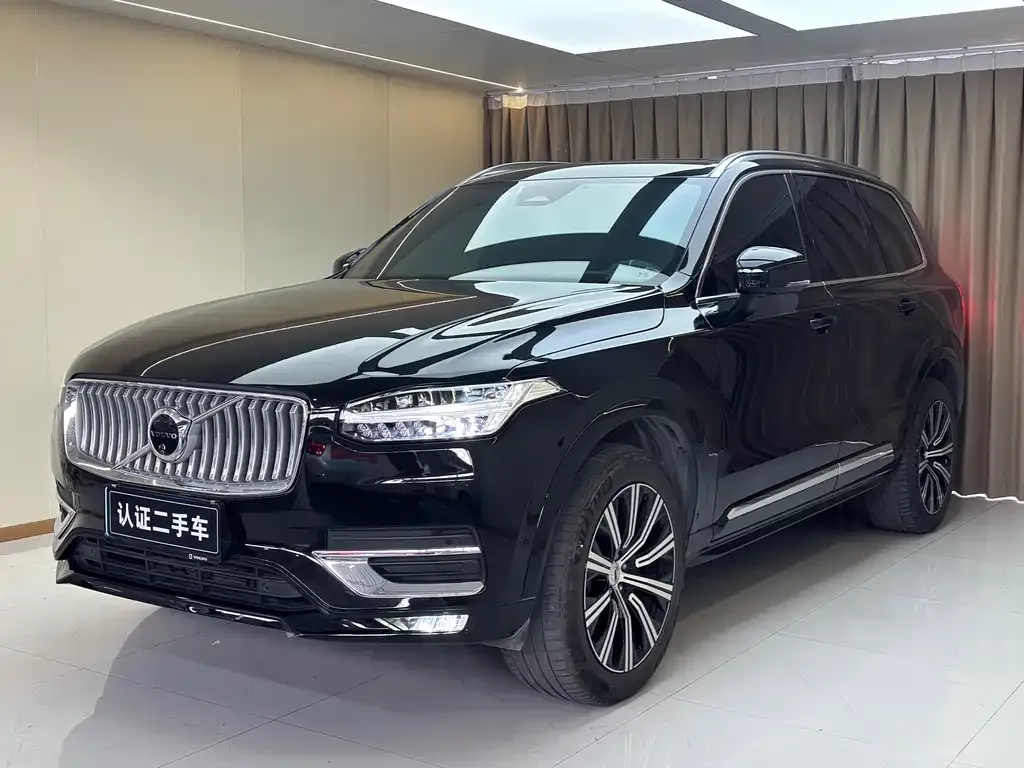 Volvo XC90 — фото 1