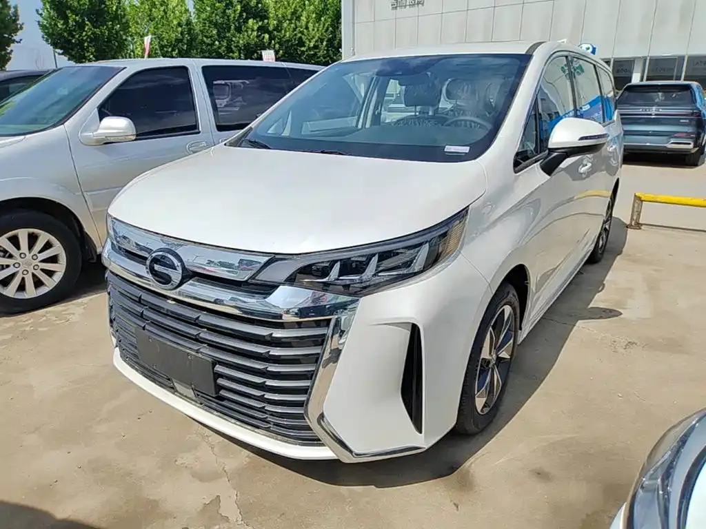GAC Motor Trumpchi M6 — фото 1