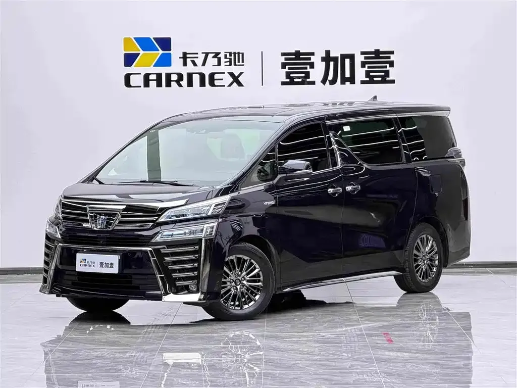 Toyota Vellfire — фото 1