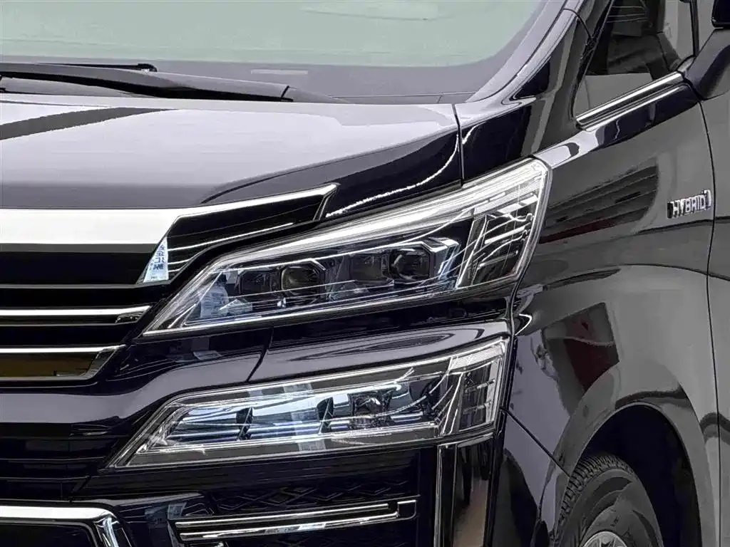 Toyota Vellfire — фото 9