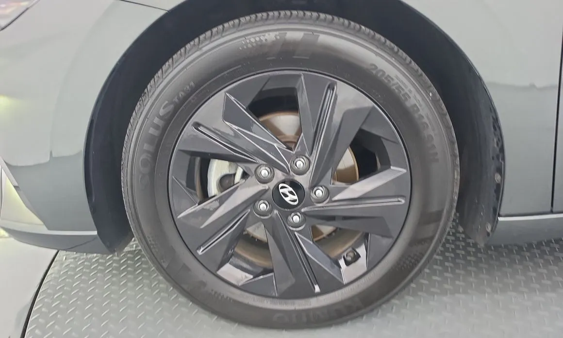 Hyundai AVANTE — фото 9