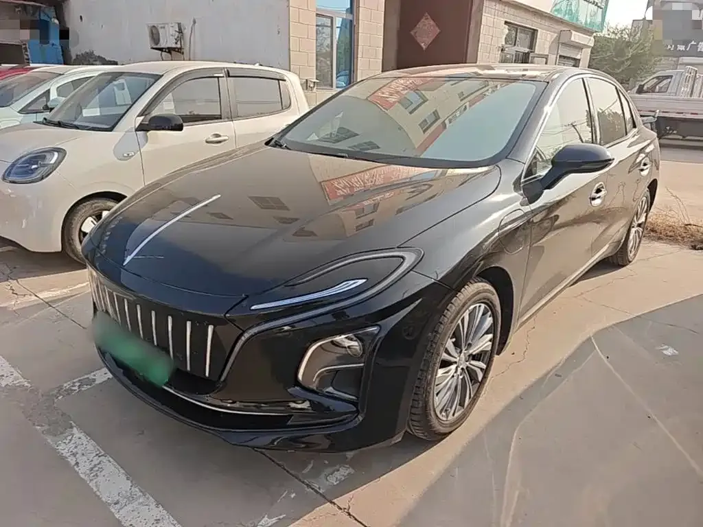 Hongqi E-QM5 — фото 1