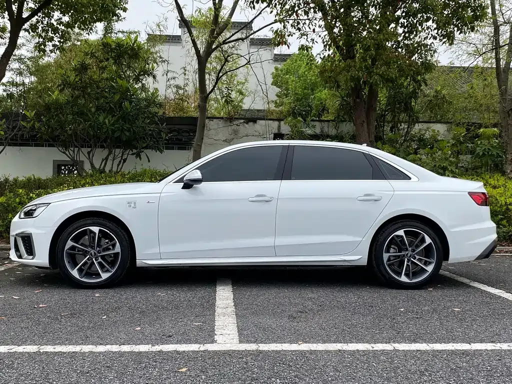 Audi A4L — фото 3