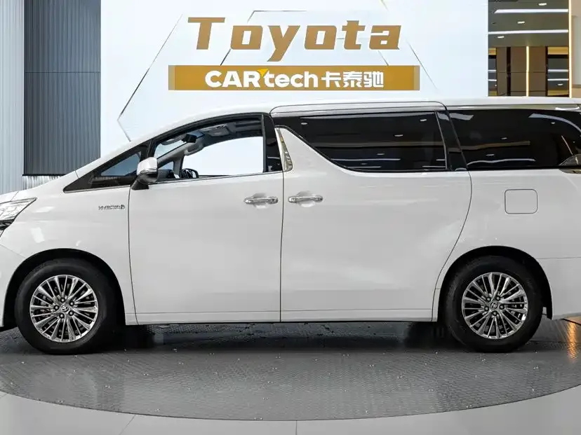 Toyota Vellfire — фото 2