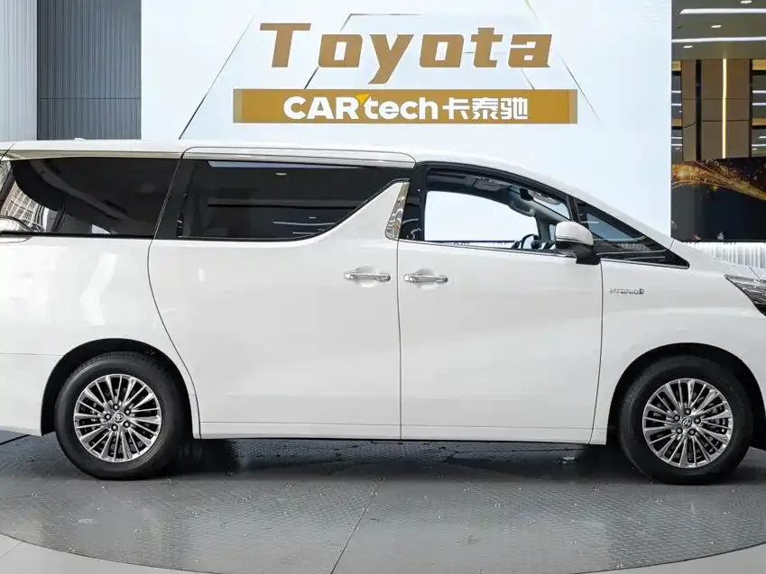 Toyota Vellfire — фото 10