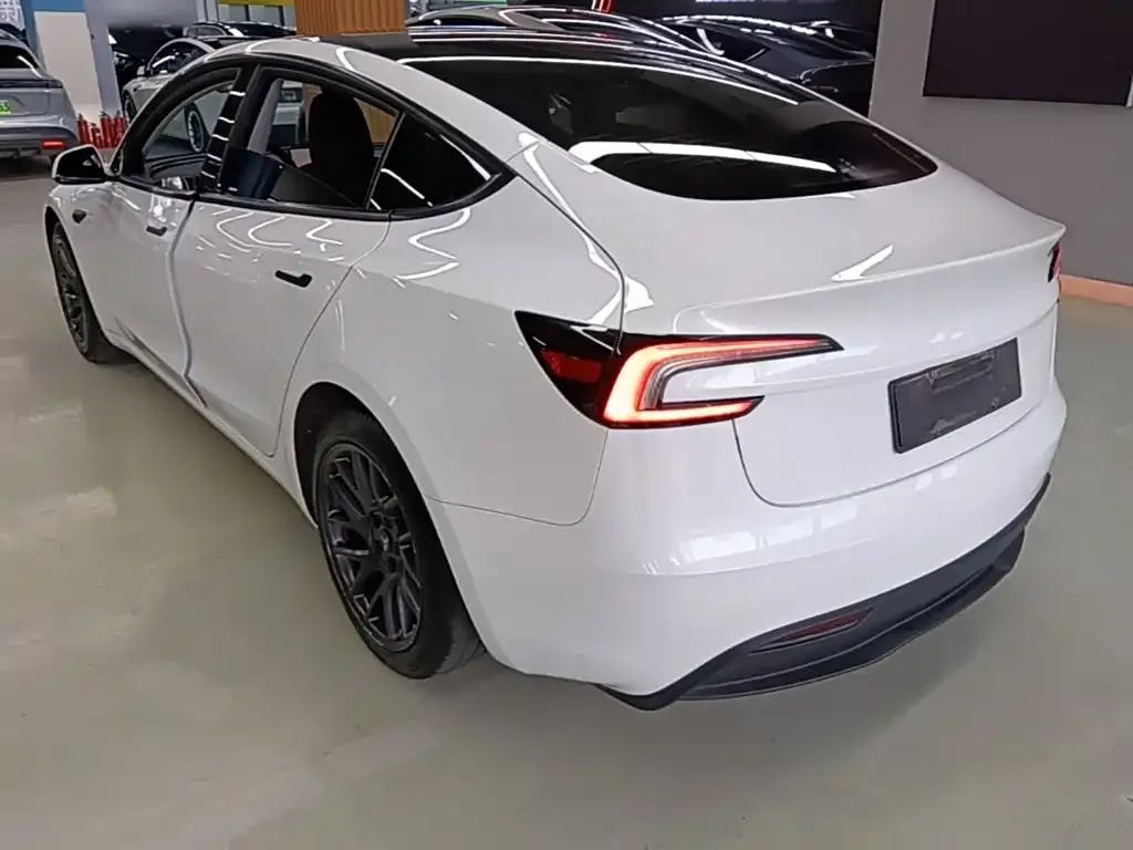 Tesla Model 3 — фото 2