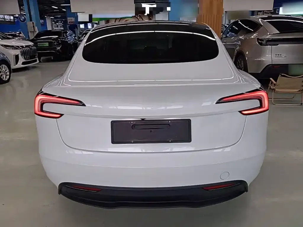 Tesla Model 3 — фото 5
