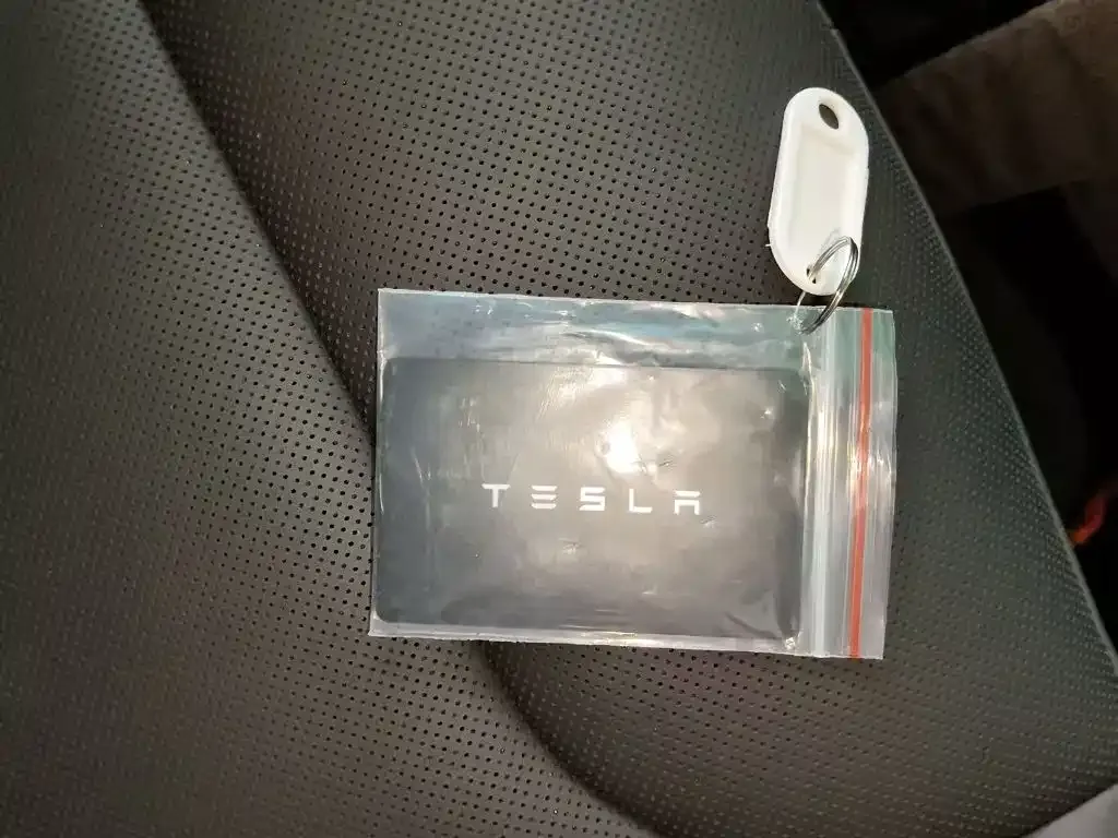 Tesla Model 3 — фото 6
