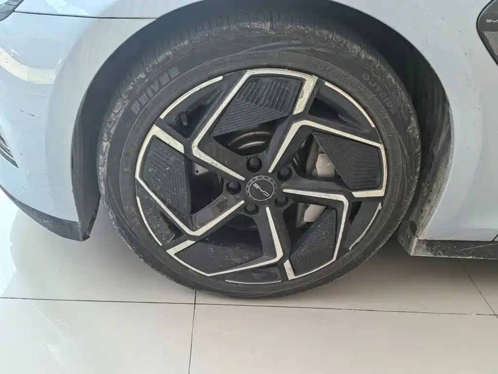 BYD Seal — фото 4