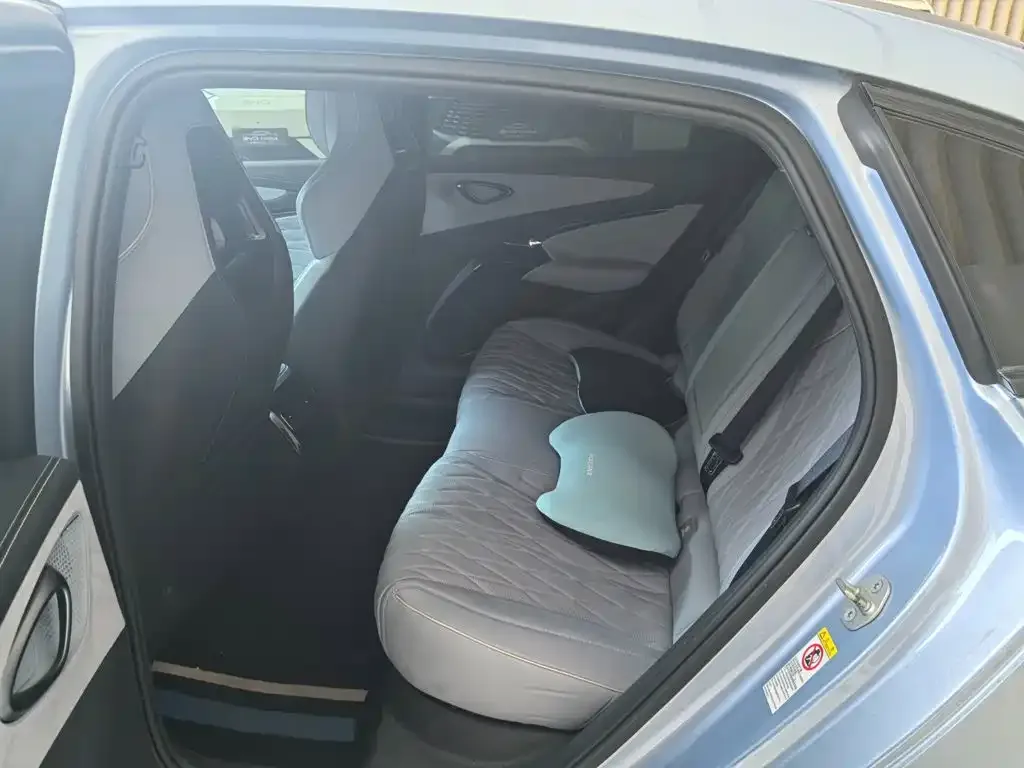 BYD Seal — фото 10