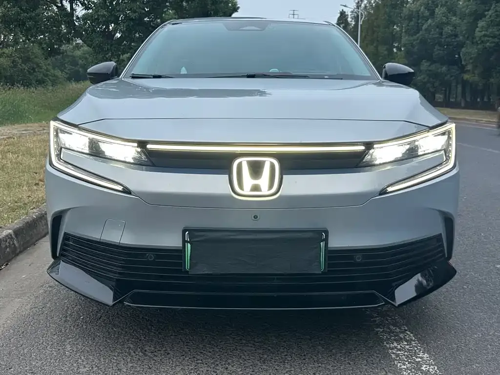 Honda e:NP2 — фото 8
