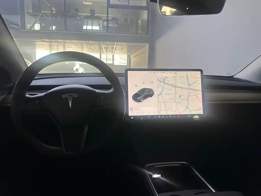 Tesla Model Y — фото 2