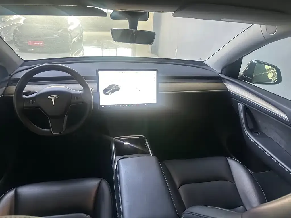 Tesla Model Y — фото 7