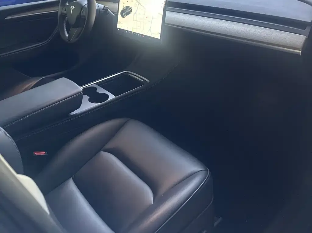 Tesla Model Y — фото 5