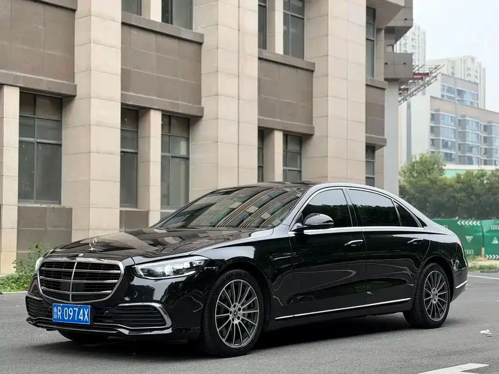 Mercedes-Benz S-Class — фото 1