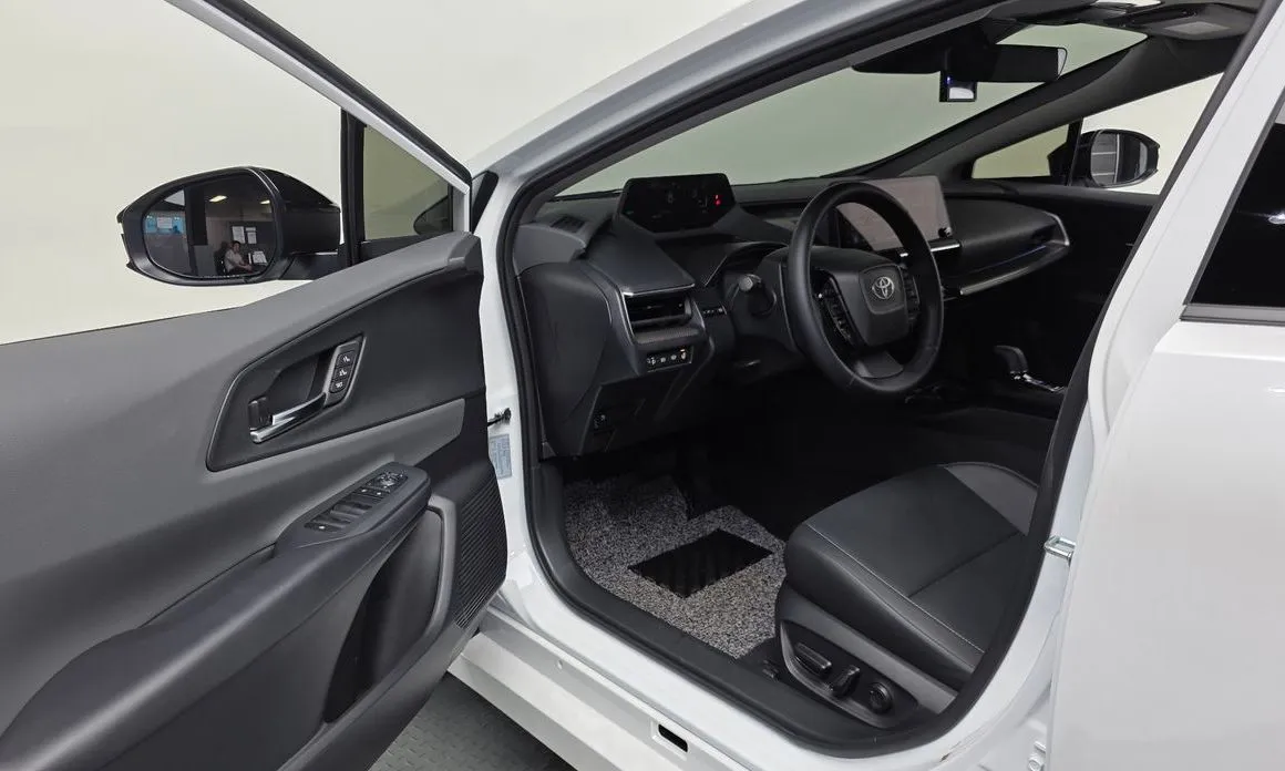 Toyota Prius — фото 6