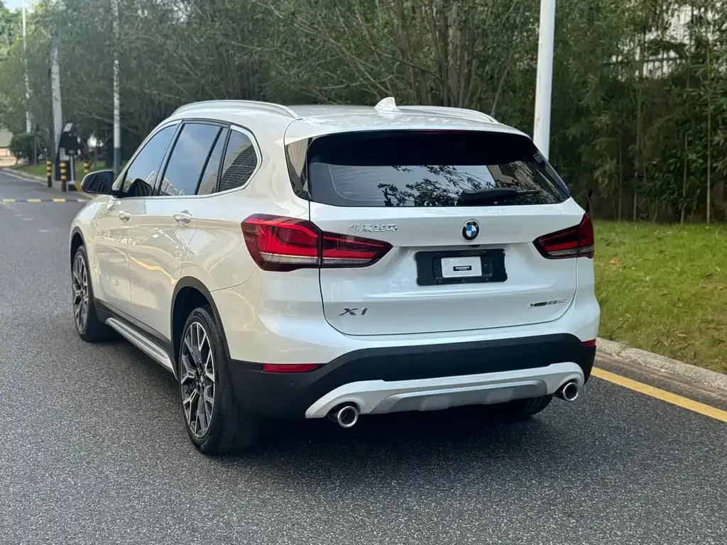 BMW X1 — фото 5