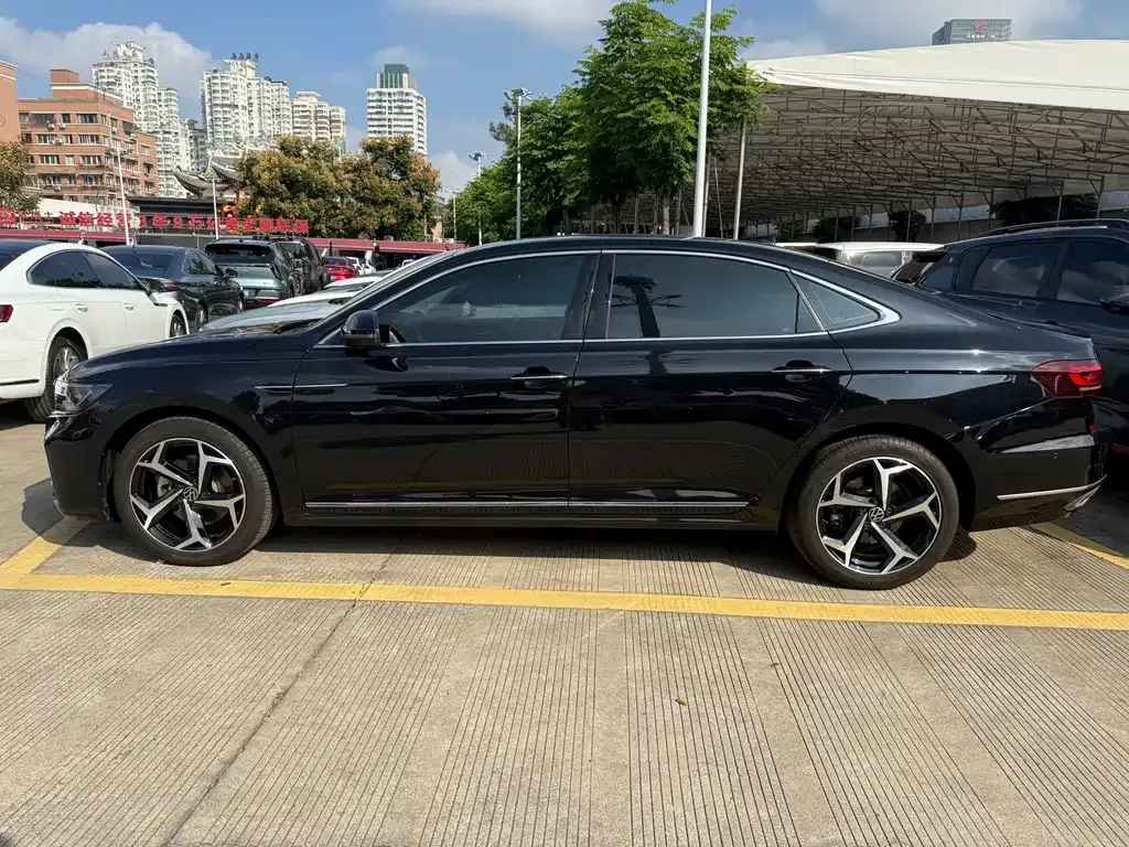 Volkswagen Passat — фото 7