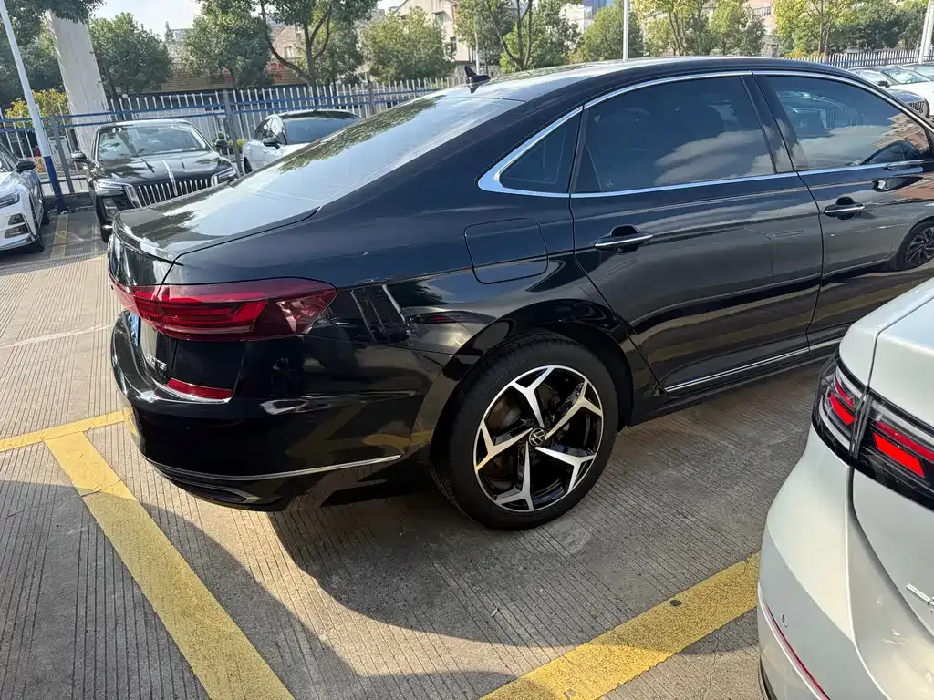 Volkswagen Passat — фото 3