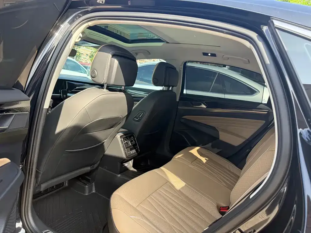 Volkswagen Passat — фото 2
