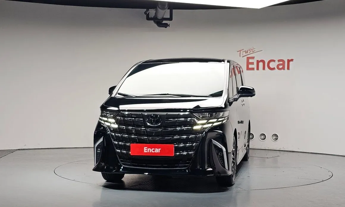 Toyota Alphard — фото 4