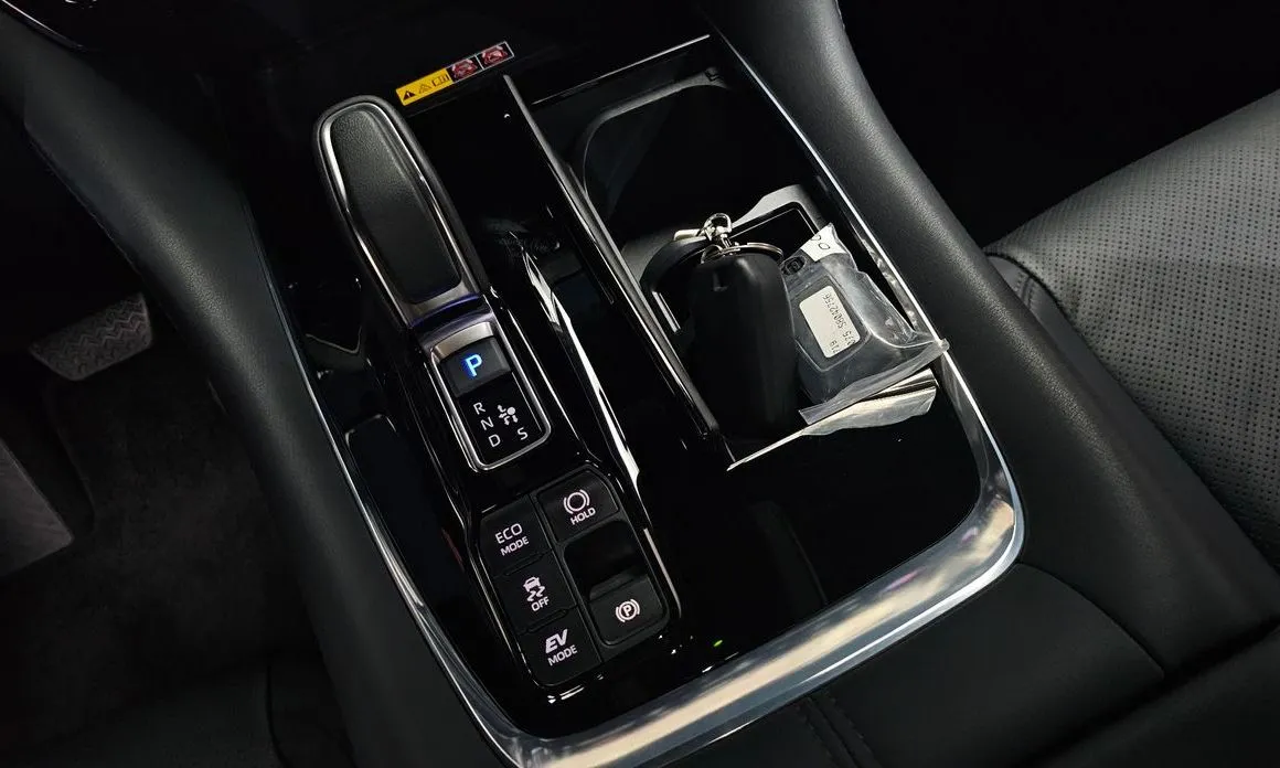 Toyota Alphard — фото 9