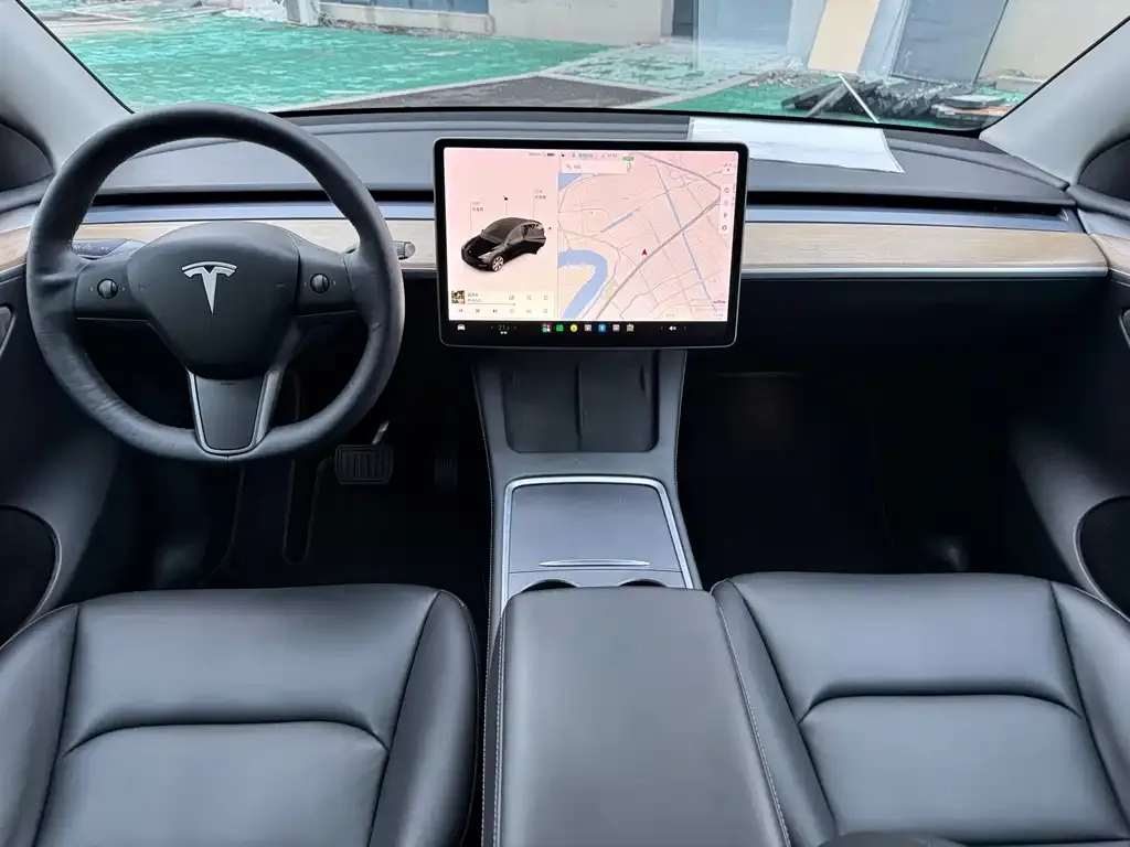 Tesla Model Y — фото 4