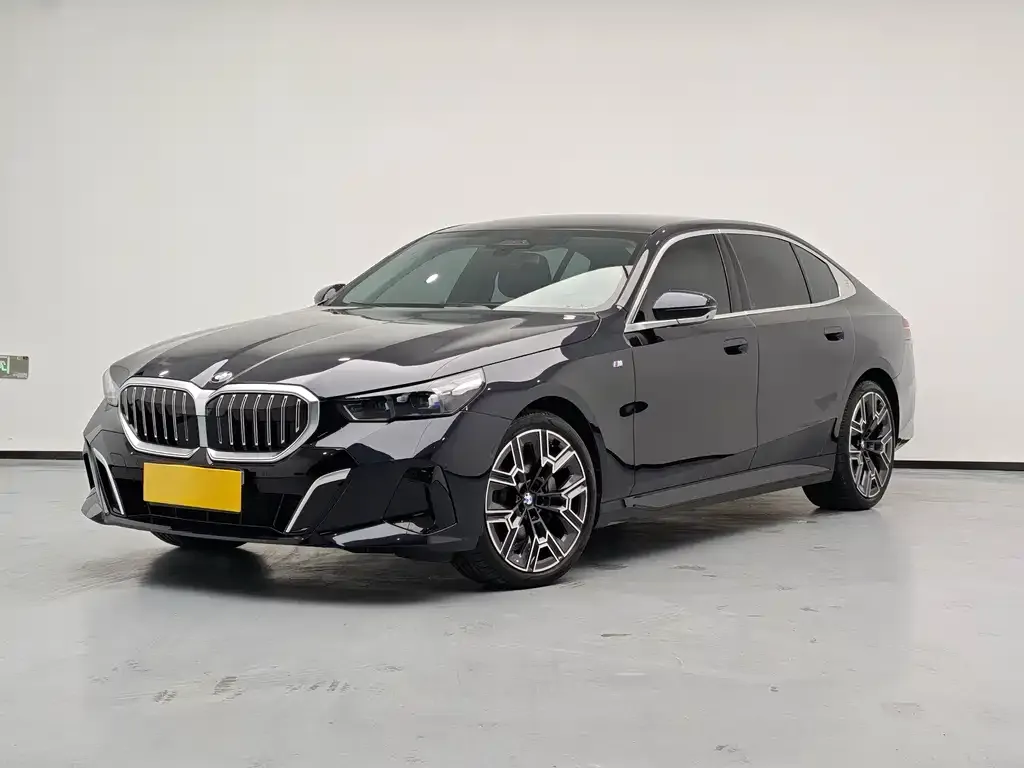 BMW 5 Series — фото 1