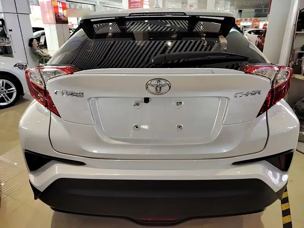 Toyota C-HR — фото 6