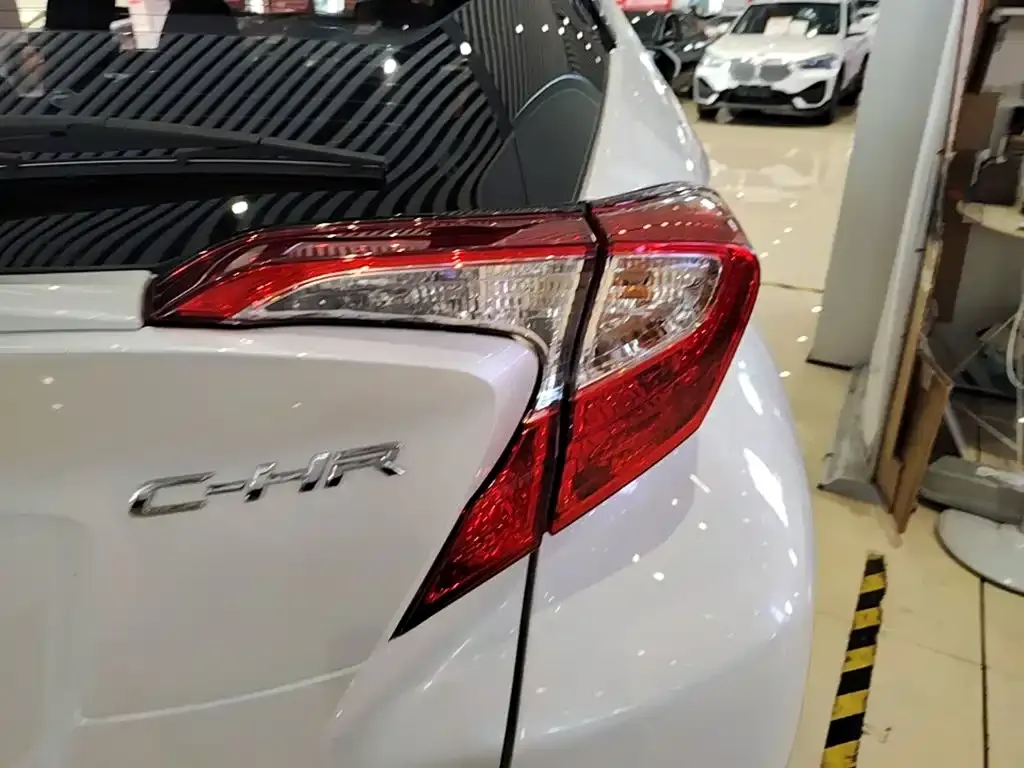 Toyota C-HR — фото 7