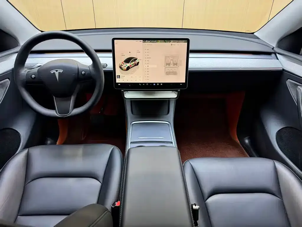 Tesla Model Y — фото 9