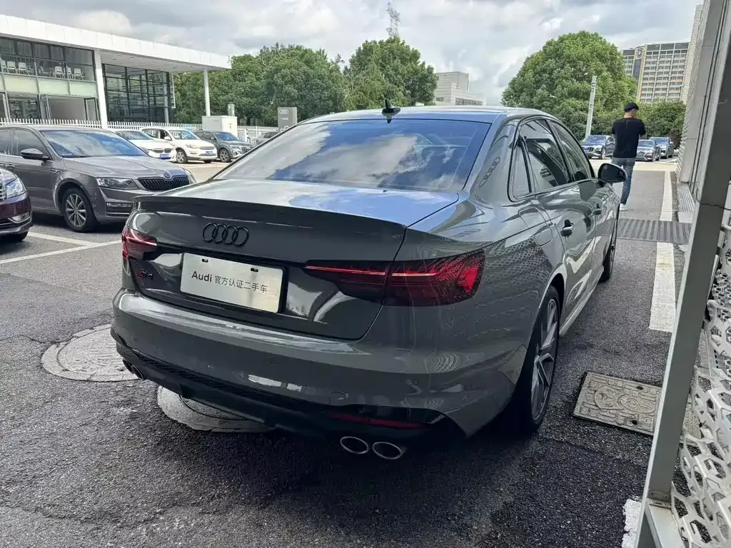 Audi S4 — фото 5