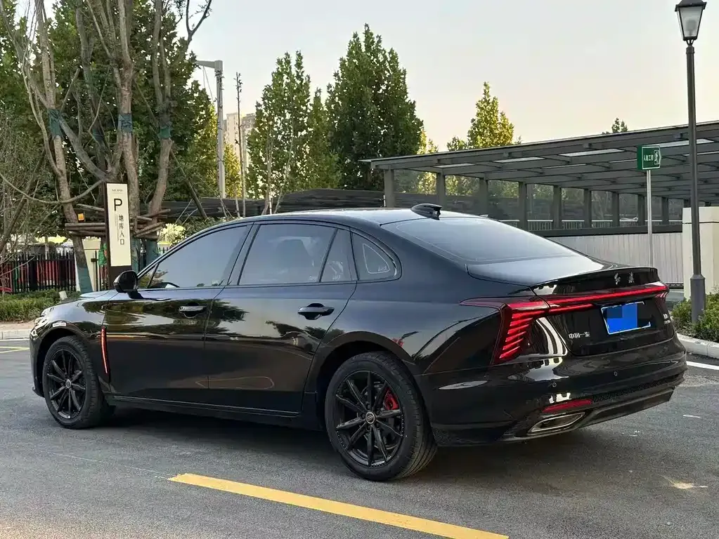 Hongqi H5 — фото 2