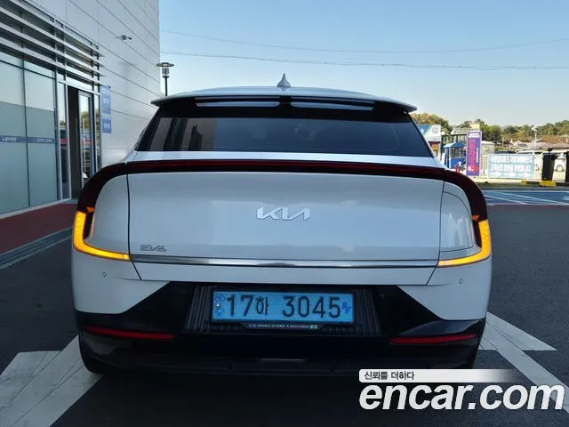 Kia EV6 — фото 8
