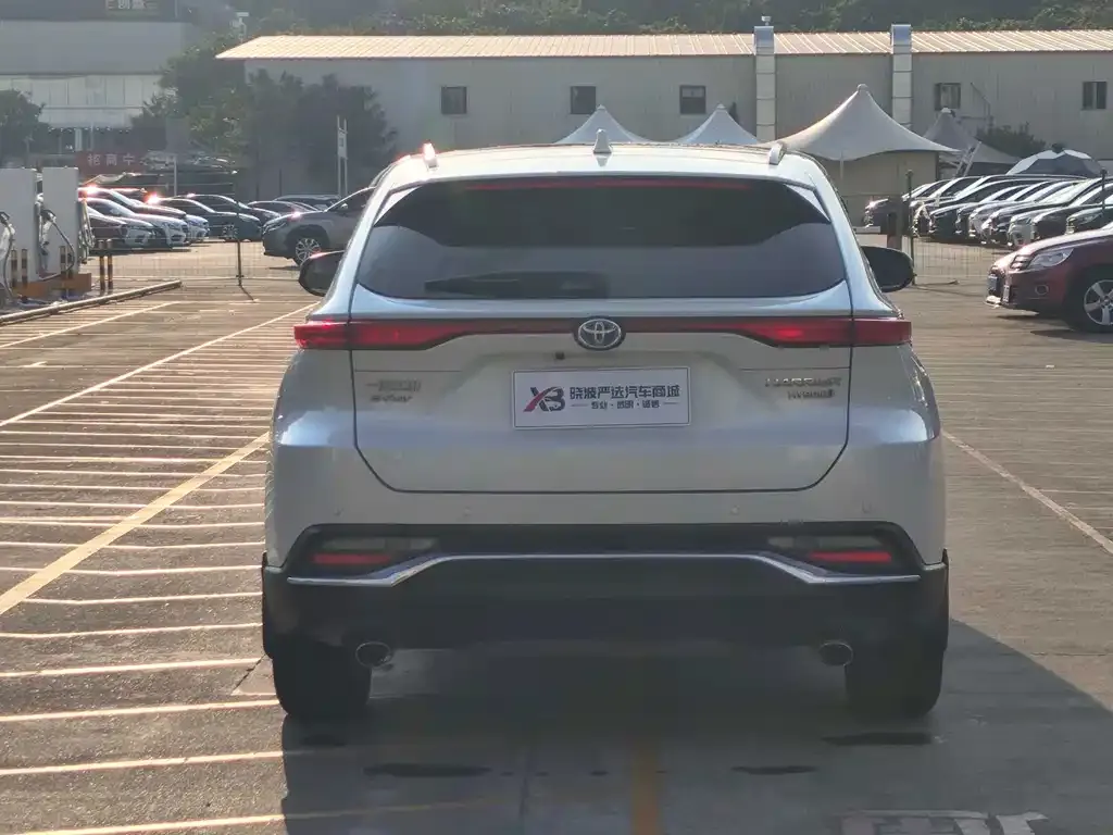 Toyota Harrier — фото 2