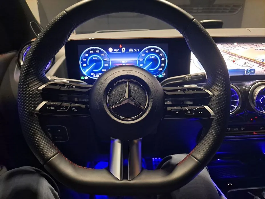 Mercedes-Benz EQA — фото 8