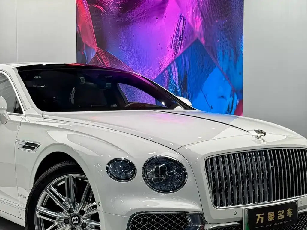 Bentley Flying Spur PHEV — фото 3