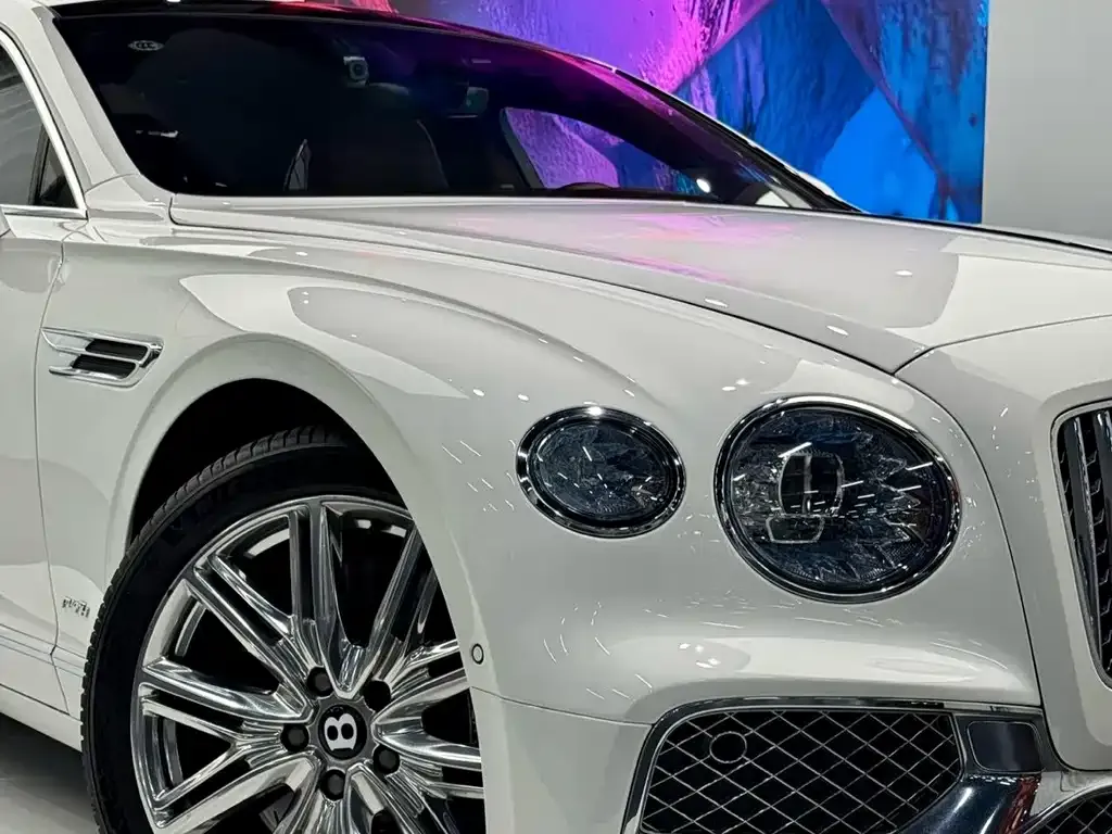 Bentley Flying Spur PHEV — фото 8