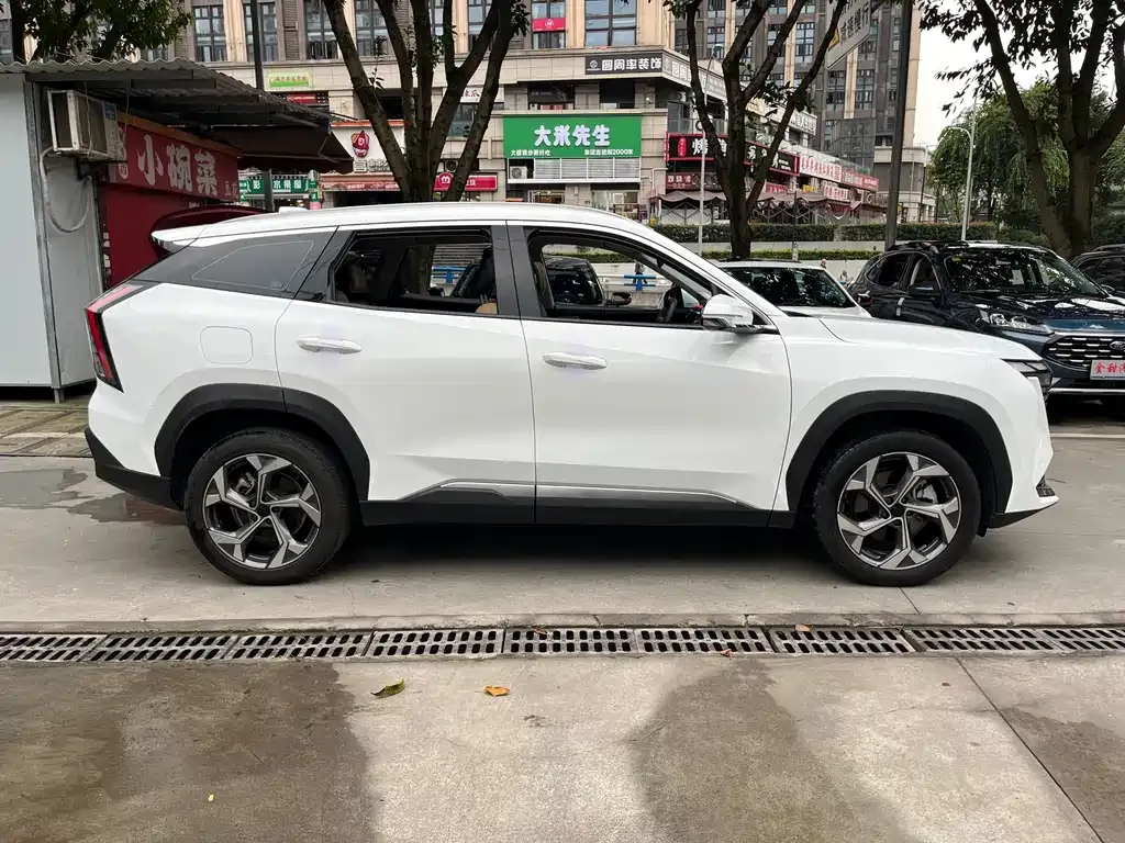 Geely Boyue L — фото 10