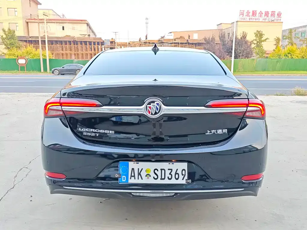 Buick LaCrosse — фото 5