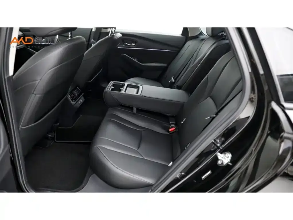 Honda Accord — фото 10