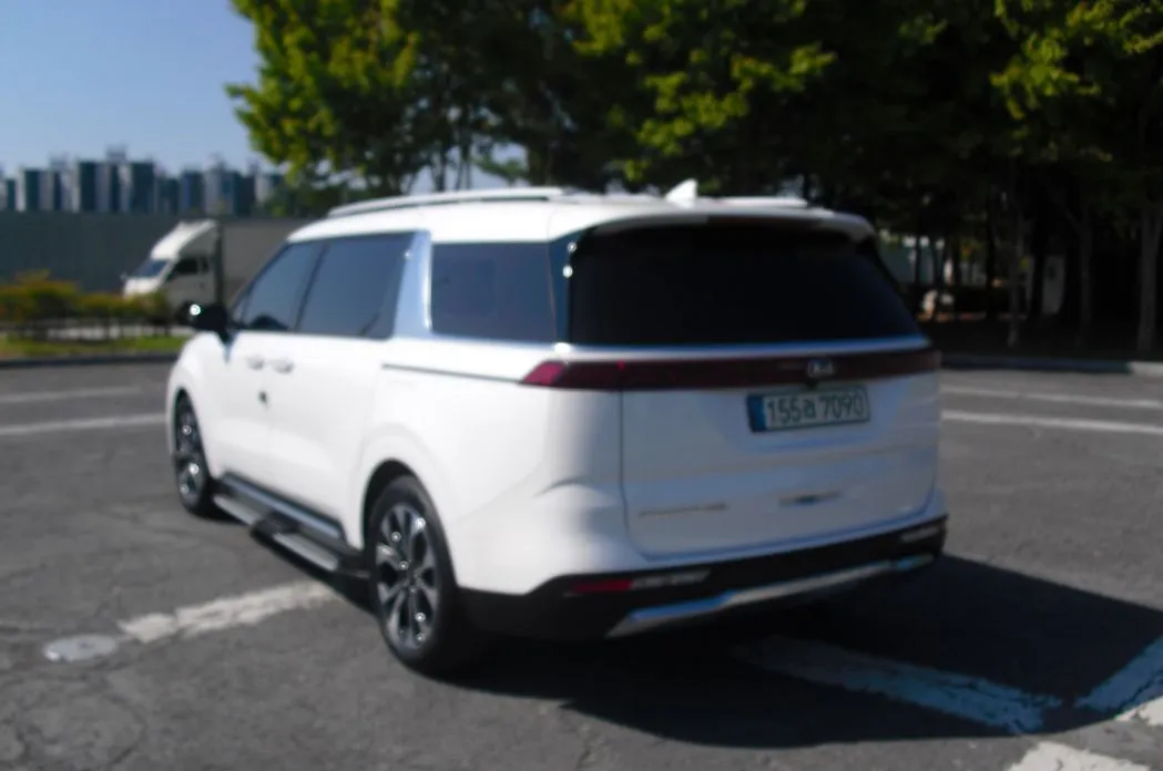 Kia Carnival — фото 3