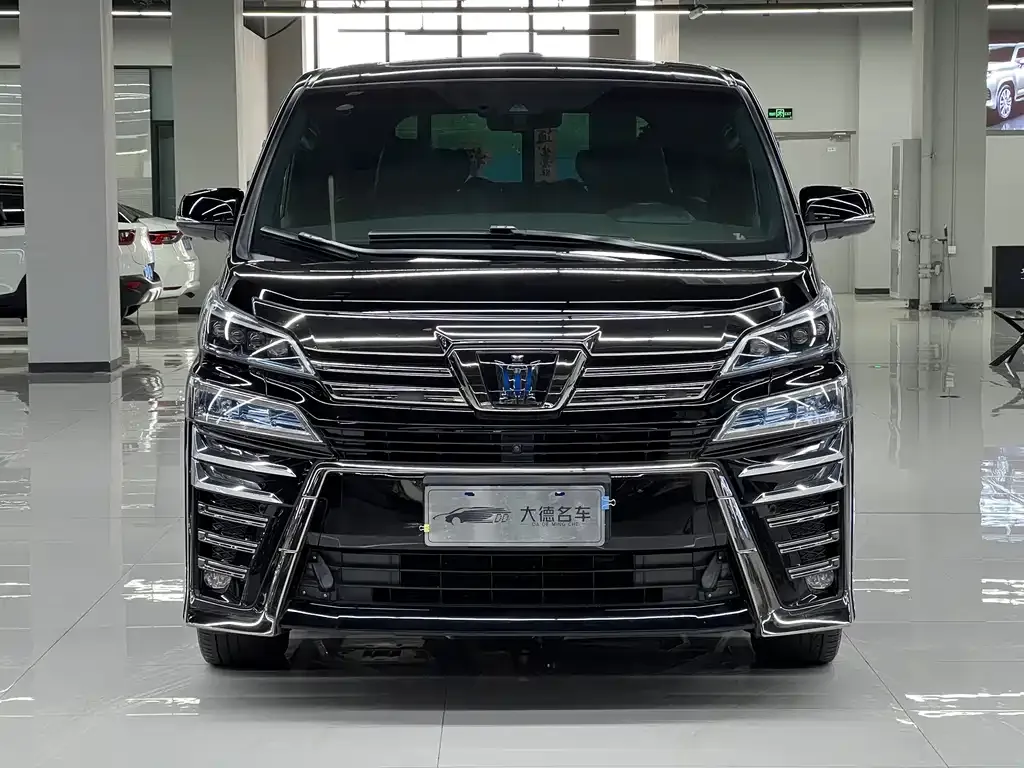 Toyota Vellfire — фото 4