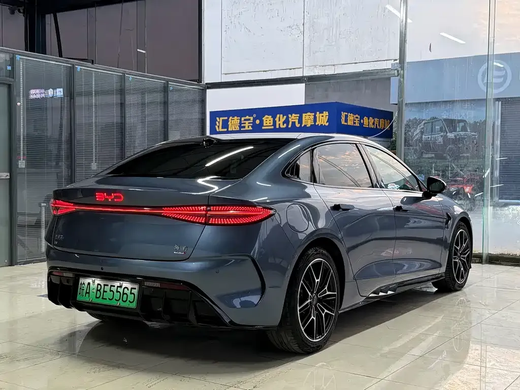 BYD Seal — фото 3