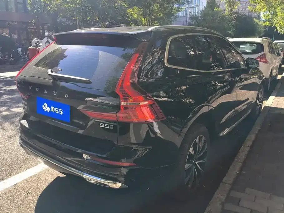 Volvo XC60 — фото 8