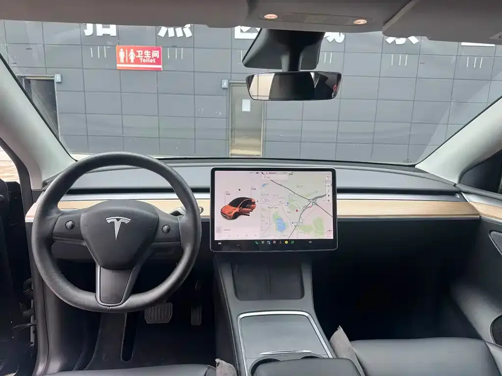 Tesla Model Y — фото 3