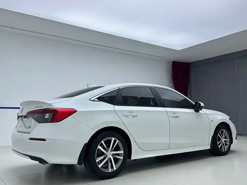 Honda Civic — фото 5