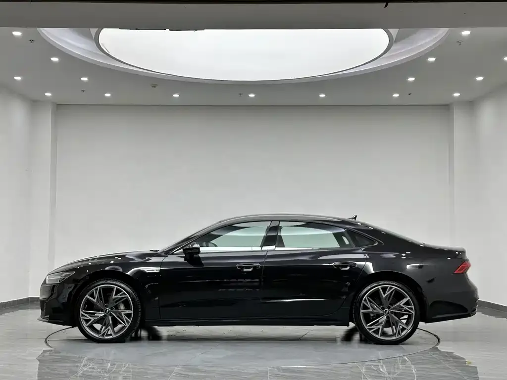 Audi A7L — фото 10