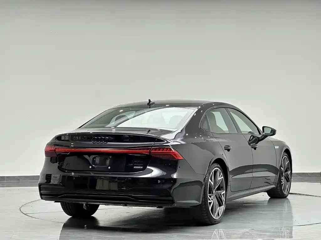 Audi A7L — фото 9